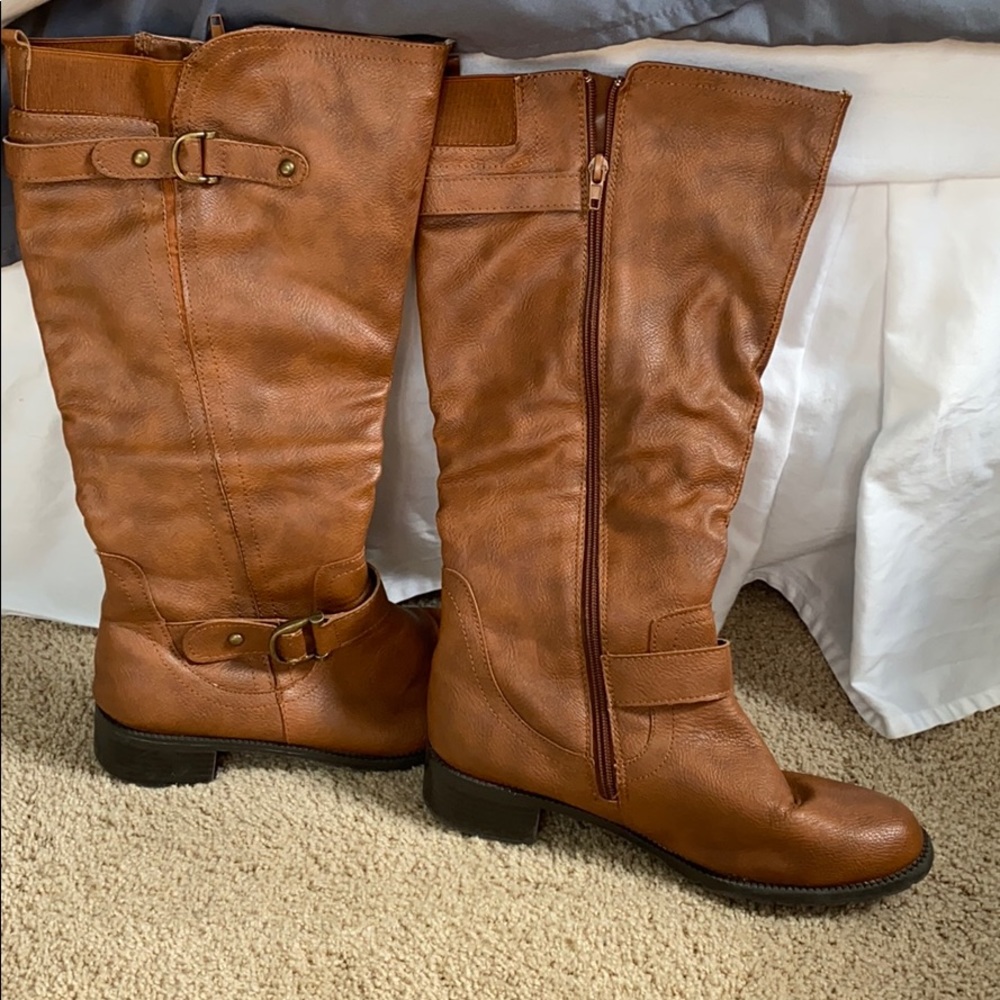 Light brown high boots!